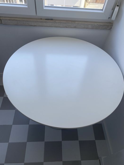 Mesa IKEA docksta