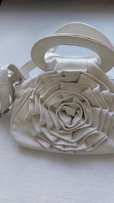 Buty, torebki, biżuteria plus gratisy