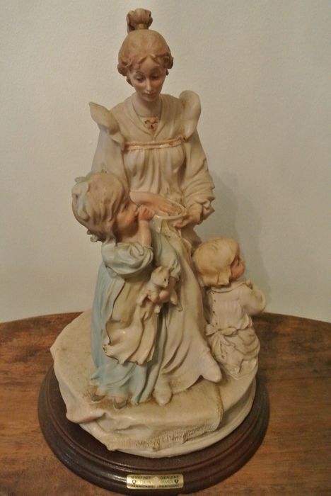 3 Estatuetas de Marfinite (conj. Mães)