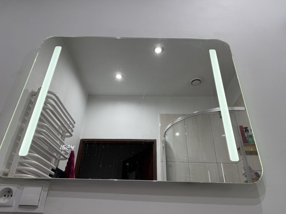 Lustro łazienkowe podświetlane led