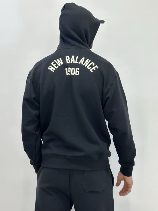 Костюм New Balance Woven Label MT53804BK_MP53802BK