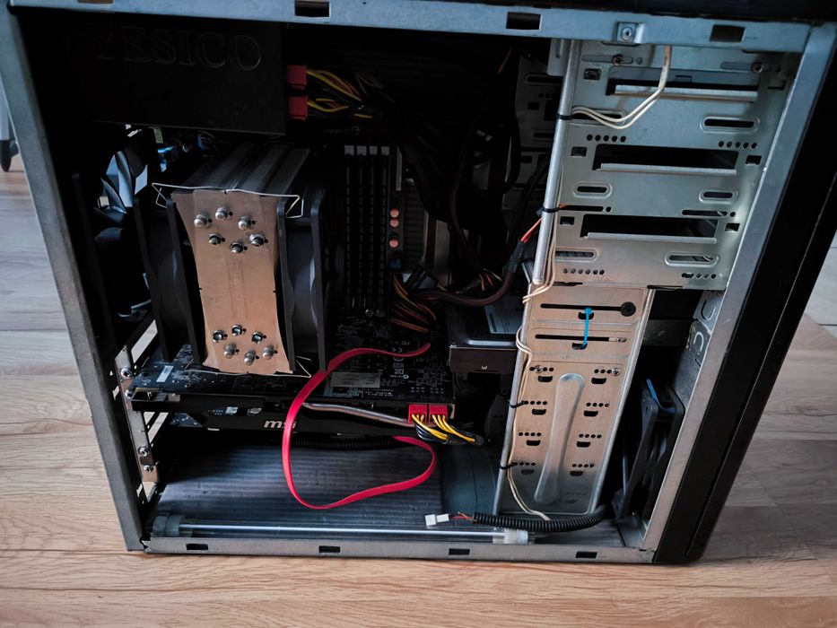 Komputer stacjonarny AMD Phenom II X4, AMD Radeon R9 270X