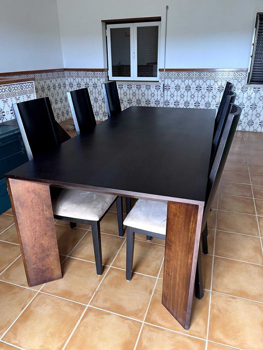 Mesa de Jantar em Madeira Maciça + 6 Cadeiras