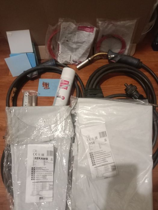 Сварочный комплект,проволка,наконечники.