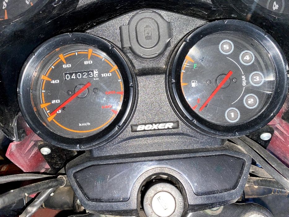 Bajaj boxer x150