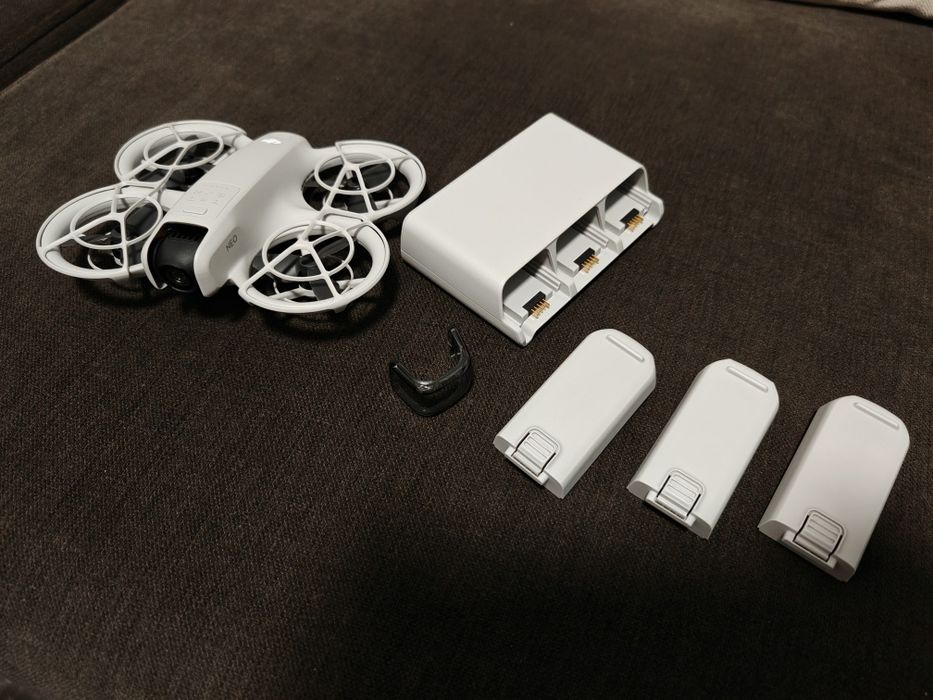 Dji Neo Fly More Combo com 3 baterias + DJI Care refresh 2 anos