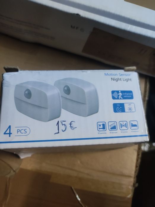 Luzes de presença com detetor de movimentos