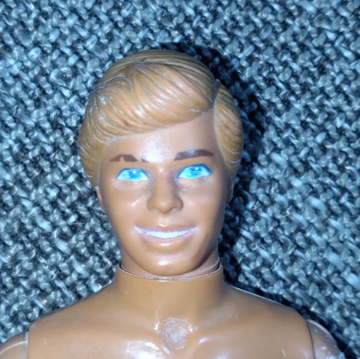 Ken e roupas anos 90