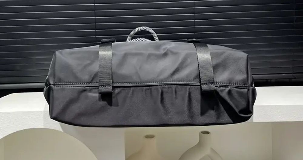 Duża nowa torba z dodatkowymi paskiem nowość