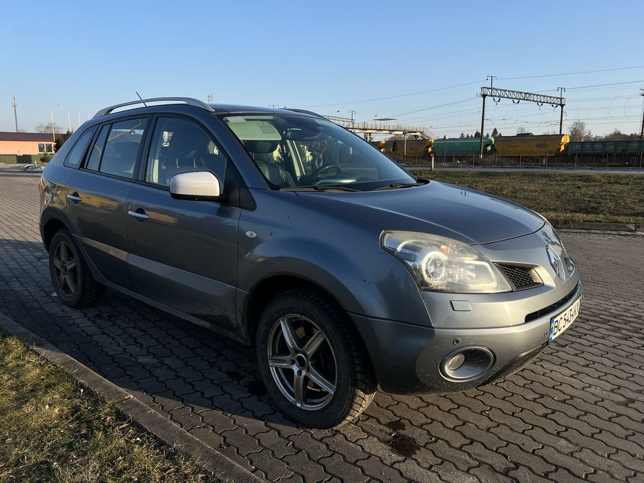Машина Renault Koleos