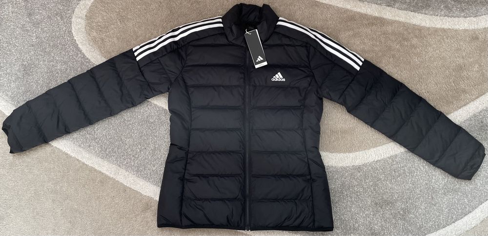 Нова жіноча куртка Adidas, оригінал (M)