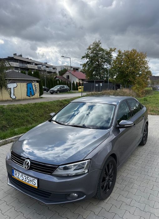Volkswagen Jetta Wymieniony rozrząd, wielofunkcyjna kierownica, alufelgi 17
