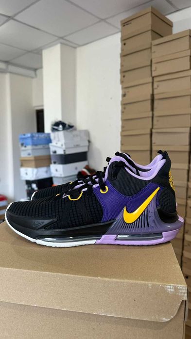 #4273 Nike LeBron Witness VII [US 9|27 cm] - NEW