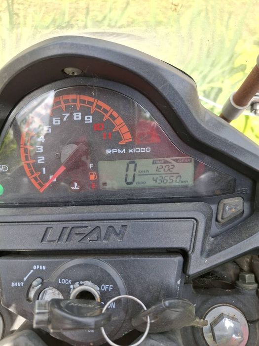 Мотоцикл  lifan kp 200
