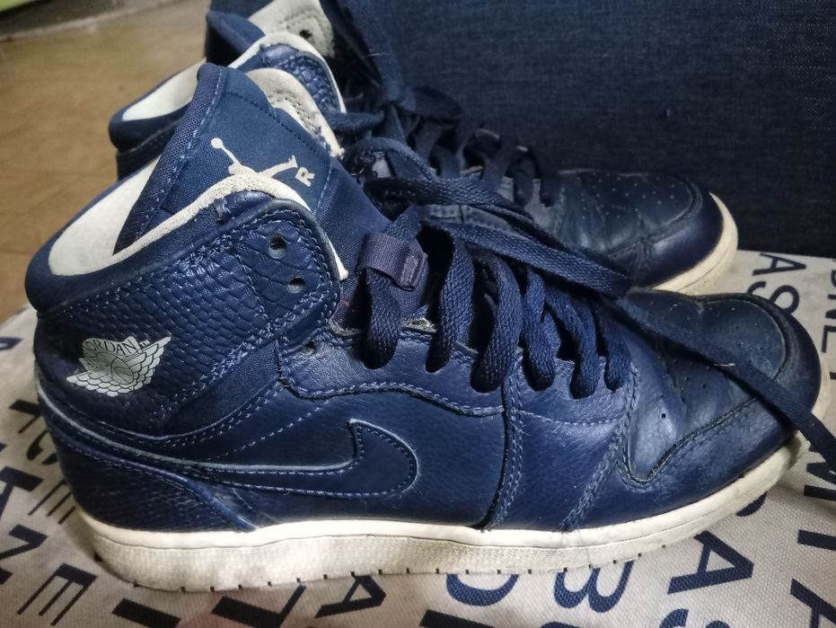Młodzieżowe buty Air Jordan 1 Retro Navy / Granatowe r. 38 (24 cm)