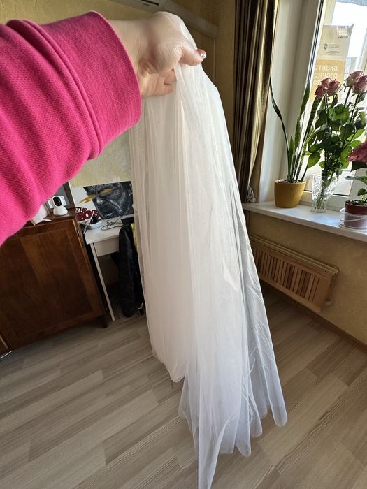 Фата біла 150см з гребінцем (тримається ідеально в зачісці)