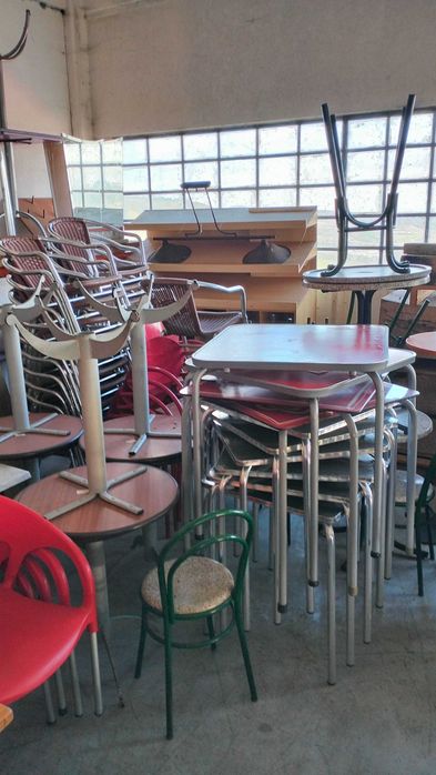 Mesas e cadeiras conjuntos completos