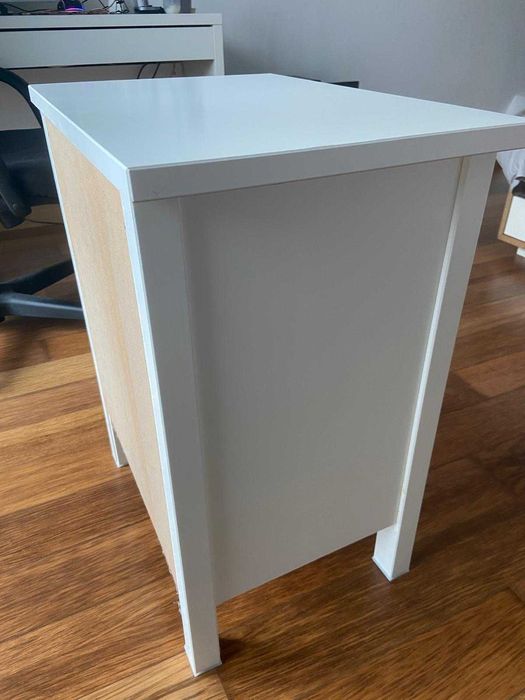 Mesa de Cabeceira em Ótimo Estado