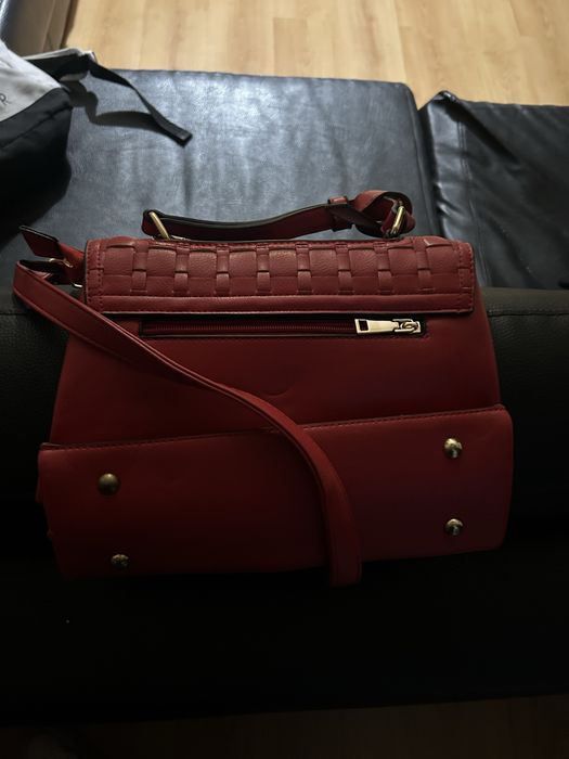 Mala de mulher vermelha