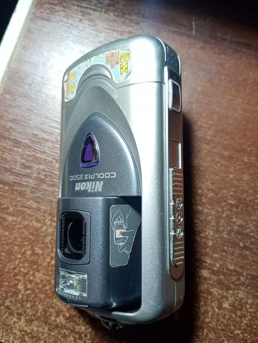 Цифровий фотоапарат Nikon coolpix E3500