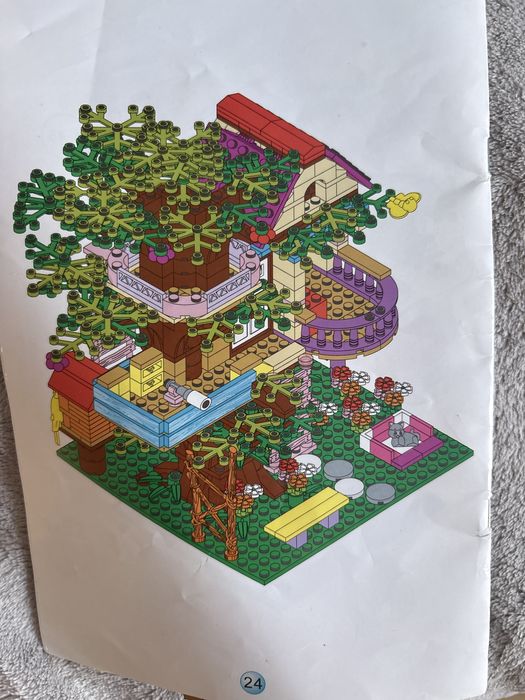 KLOCKI 560 EL Domek  na drzewie dom przyjaźni