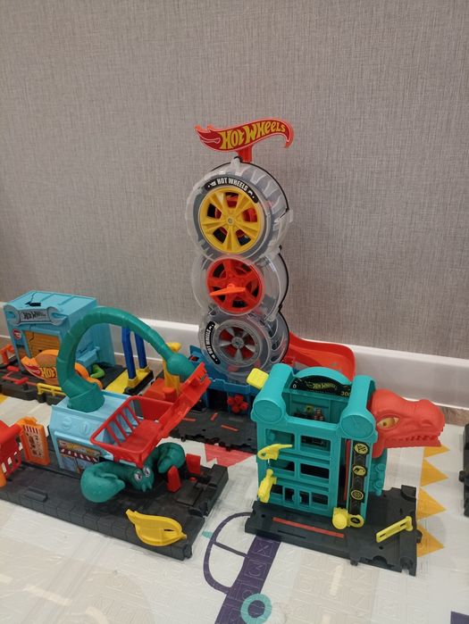Треки hot wheels,ігрові набори