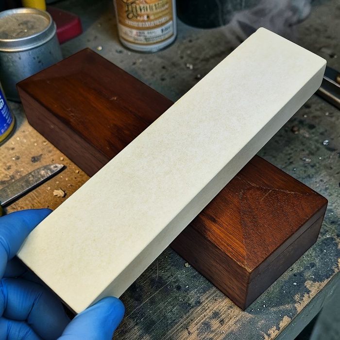 Вашита Lily White Pike старовинний камінь для заточування