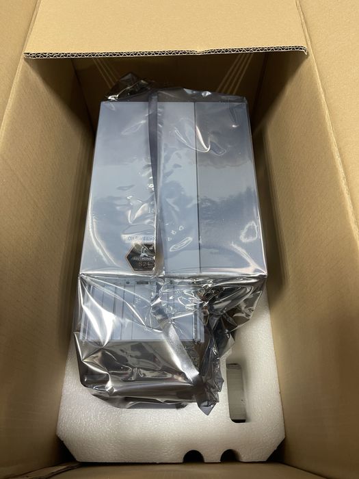 В наявності асік на BTC Bitmain Antminer S21 200Th asic