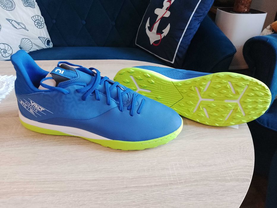 Buty do piłki nożnej Kipsta, r. 47 ( 30 cm ), NOWE !