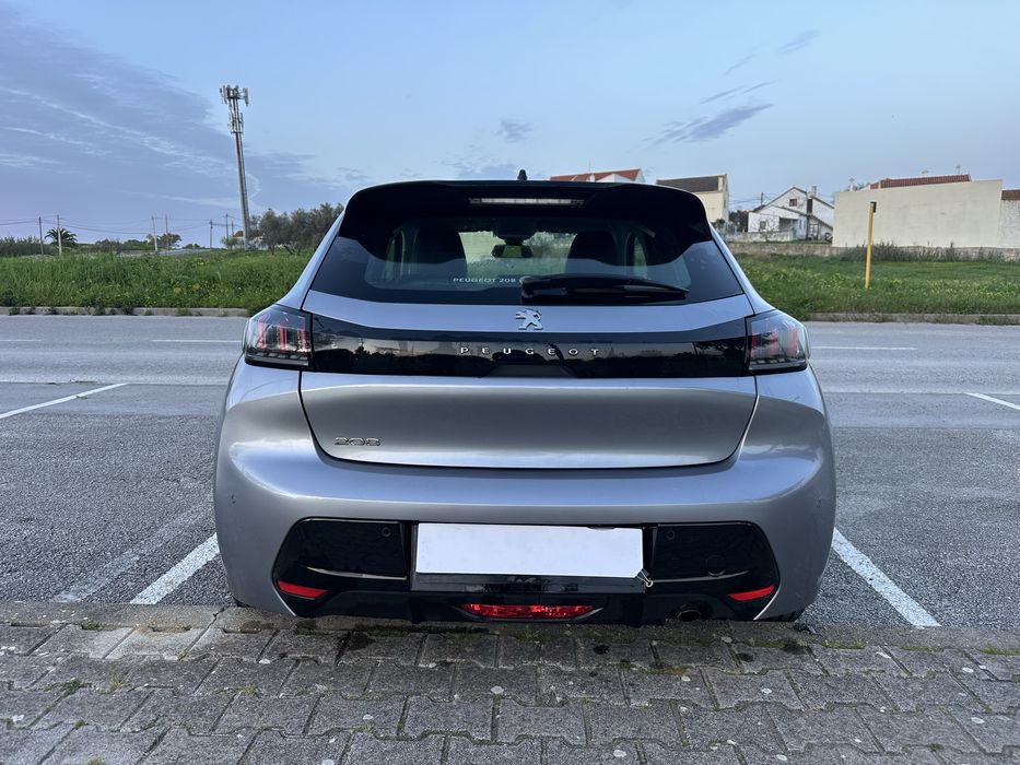Peugeot 208 1.2 Allure Cx. Auto ( apenas 10 mil kms )