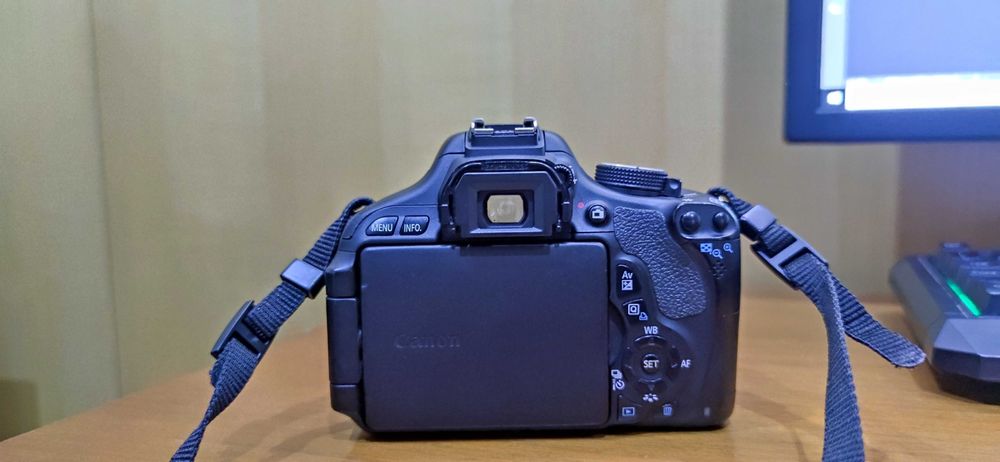 Canon 600d + Objetiva Canon 50mm + Objetiva Canon 18-55m + Acessórios