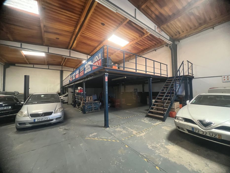 Vendo estrutura metálica  120 metros quadrado