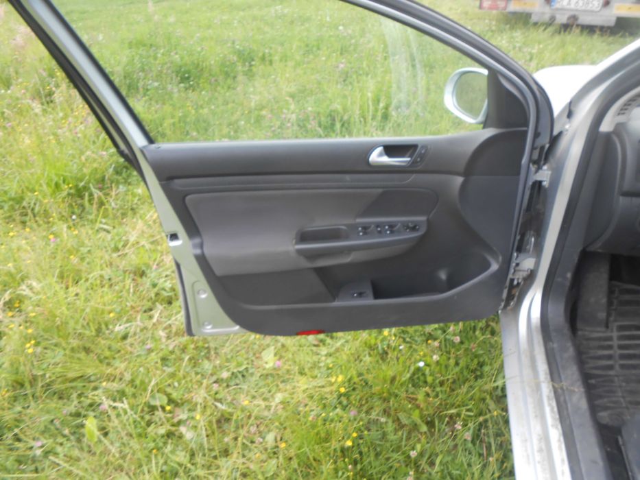 maska śilnika,zderzak,błotnik,drzwi LA7W vw golf 5 rok 2008