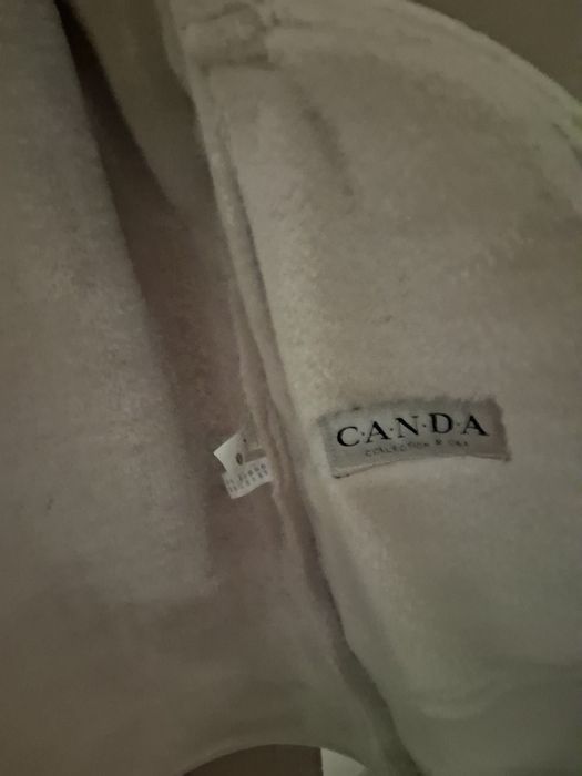 Casacão novo com capucho marca Canda