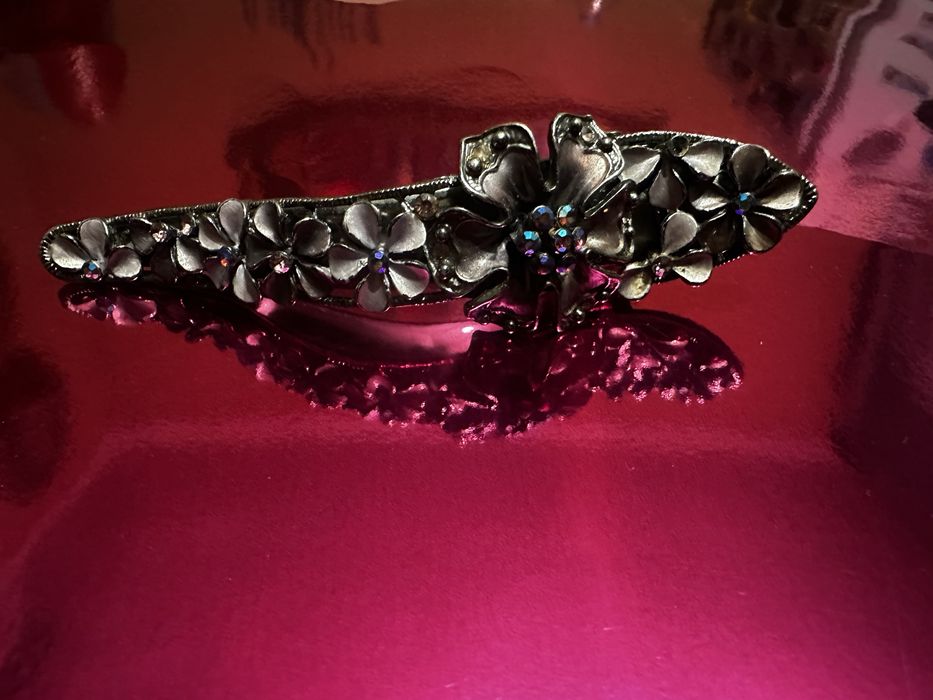 Заколка для волосся