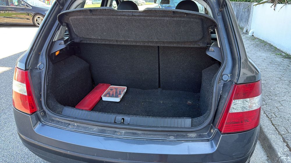 Fiat Stilo disponível para venda, muito bem cuidado