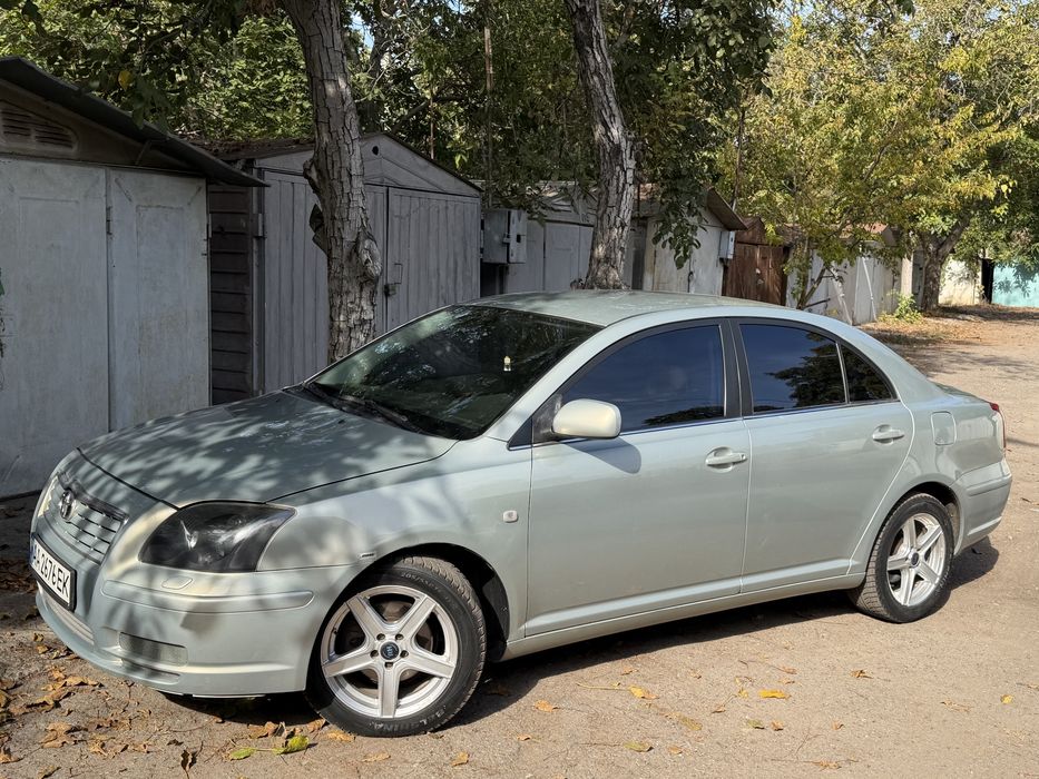Toyota Avensis, T25, 1.8 газ/бенз, 2003г, сел поехал