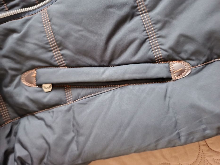 Зимня курточка   в гарному стані