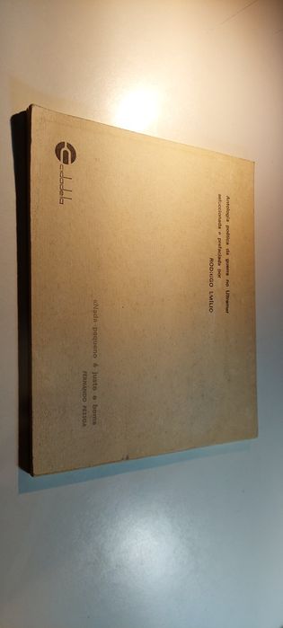 Vestiram-se os Poetas de Soldados - Rodrigo Emílio