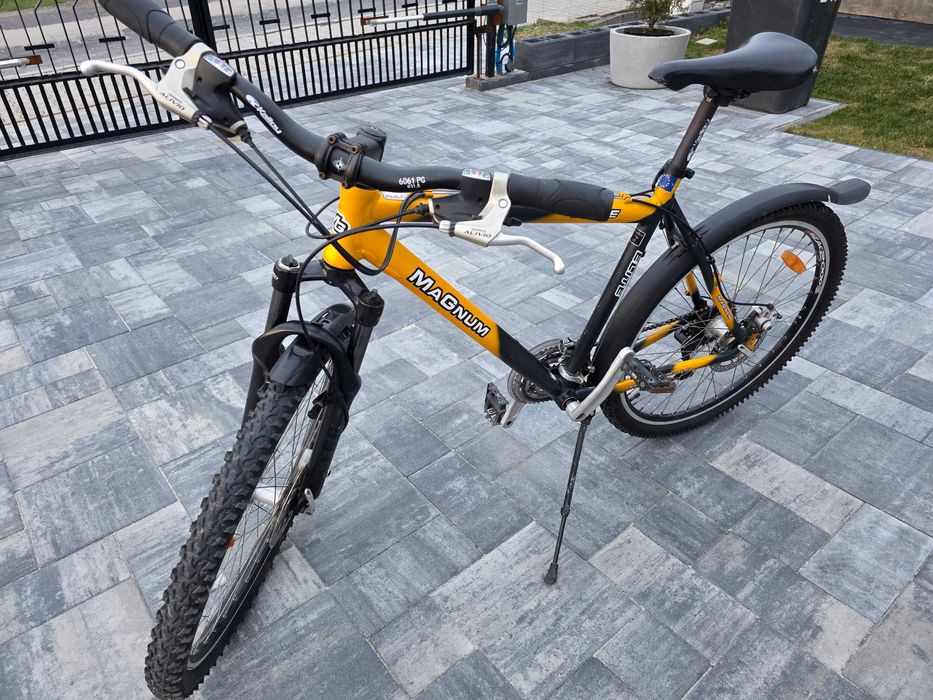 Rower czarno żółty (koła 26 cali)