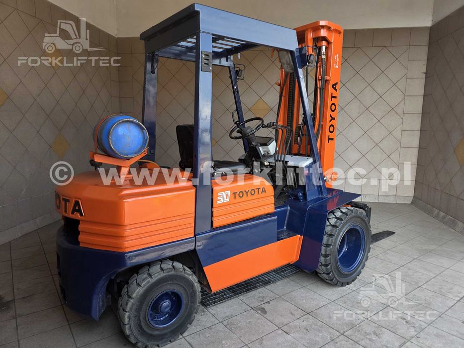 Wózek widłowy TOYOTA 5FGF30 , Przesuw boczny, TRIPLEX,  wolny skok, 5FG30 widlak, Linde , sztaplarka