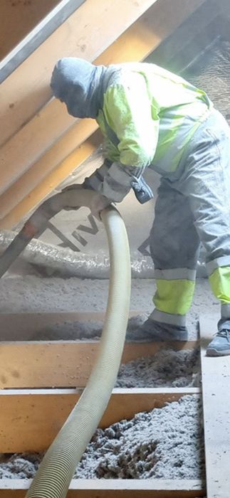 Docieplenia  wełną i celulozą metodą wdmuchiwaną