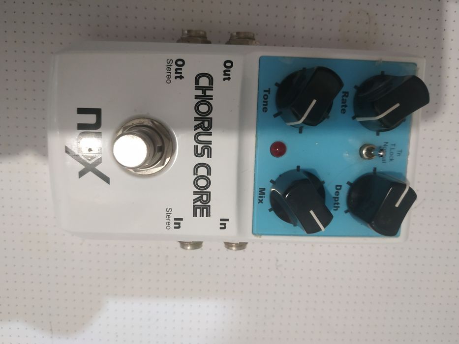NUX CHORUS CORE Pedal -хорус .