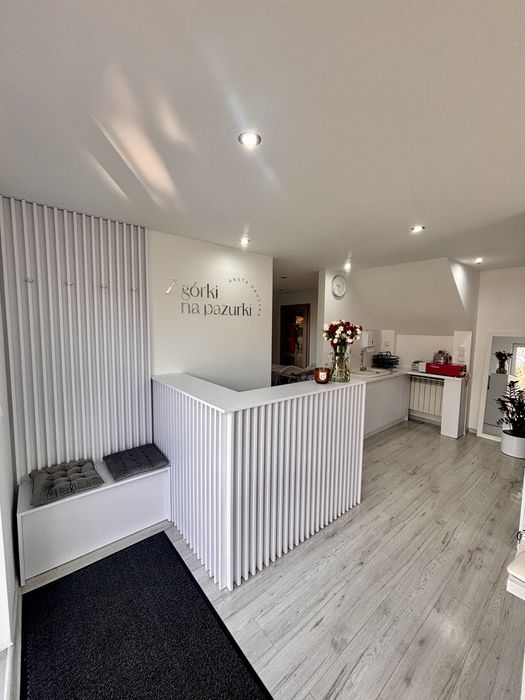 Stanowisko do manicure/pedicure do wynajęcia – Radziechowy