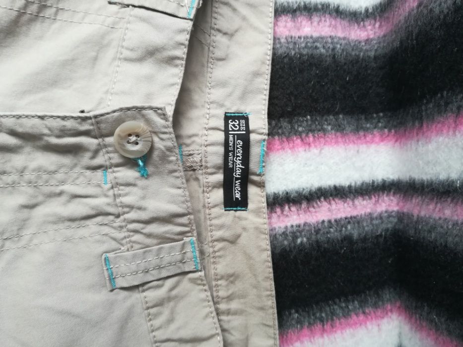 Krótkie spodenki rozmiar 32