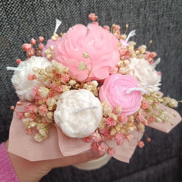 Flowerbox z świec sojowych i gipsówki