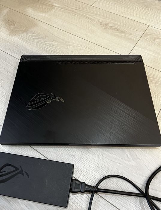 Sprzedam gaming laptop ASUS Rog Strix G15 G512LV Laptop