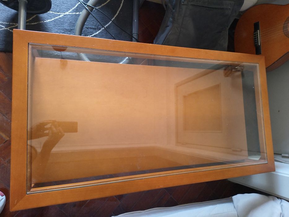 Mesa de sala com tampo em vidro, excelente estado