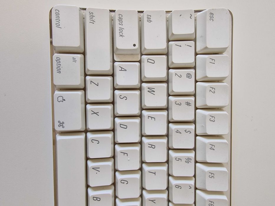Teclado Apple (A1048)