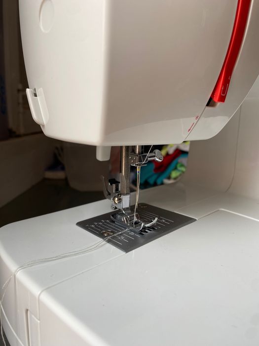 Máquina de costura doméstica ponto corrido